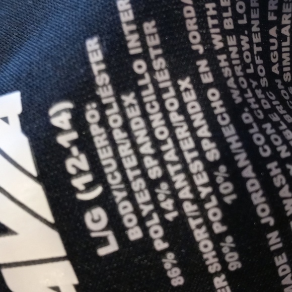 Avia jogging shorts with zip pocket size large - Picture 6 of 6